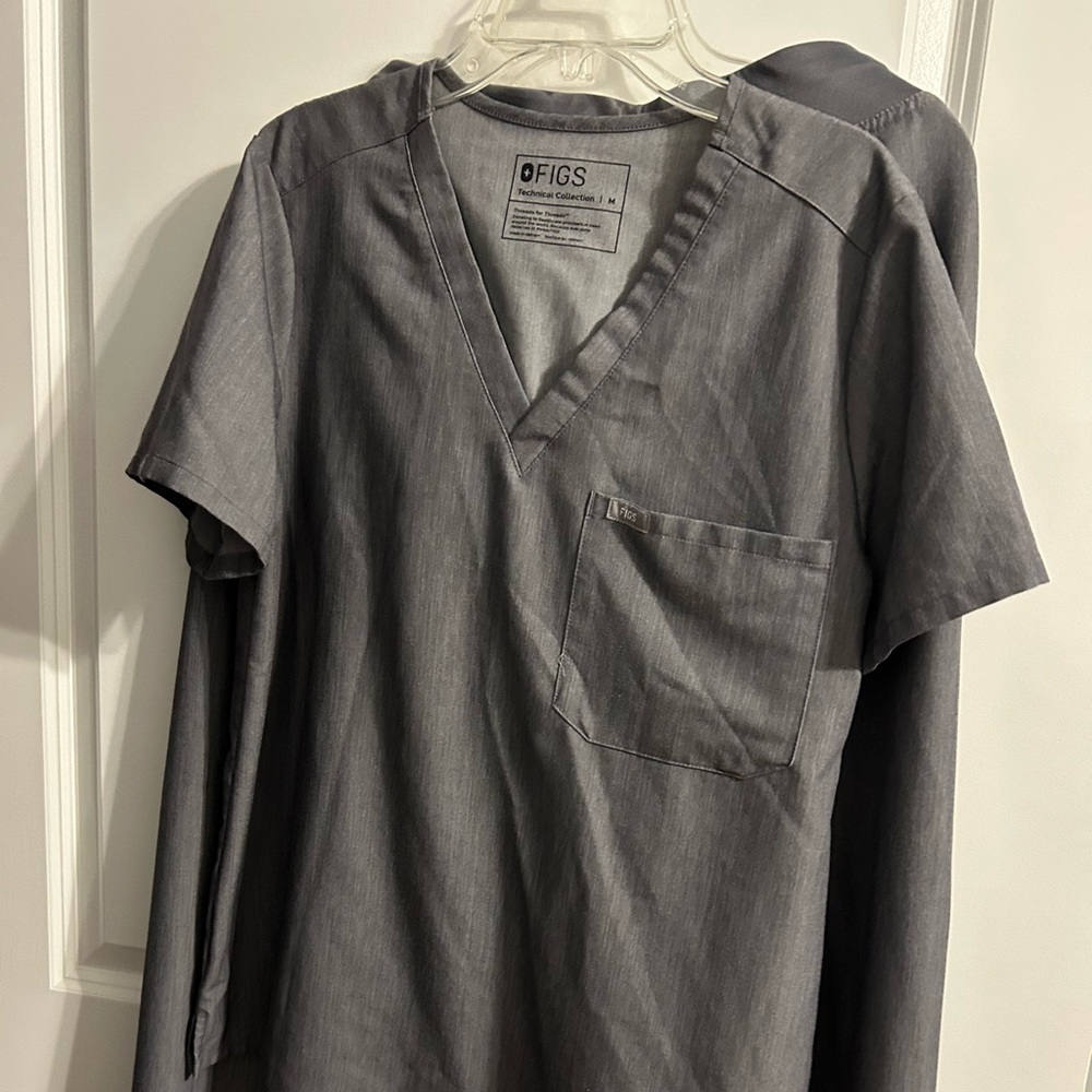 Figs Graphite scrub set